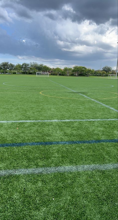 Soccer Practice Pictures, Football Practice Snap, Soccer Pitch Aesthetic, Football Pitch Aesthetic, Soccer Field Wallpaper, Football Field Aesthetic, Soccer Field Aesthetic, School Soccer Field, Football Aesthetic Soccer