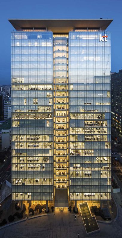 KT HEADQUARTERS in SEOUL. Renzo Piano Building Workshop Office Building Architecture, Facade Engineering, Building Front Designs, Building Skin, Building Workshop, Facade Architecture Design, Glass Building, Building Front, Facade Lighting