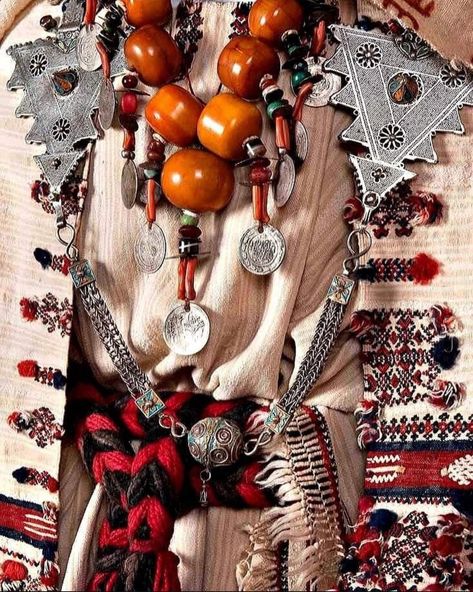 Morocco Fashion, Moroccan Aesthetic, Moroccan Clothing, Ethno Style, Moroccan Jewelry, Moroccan Women, Moroccan Culture, Moroccan Fashion, Global Dress