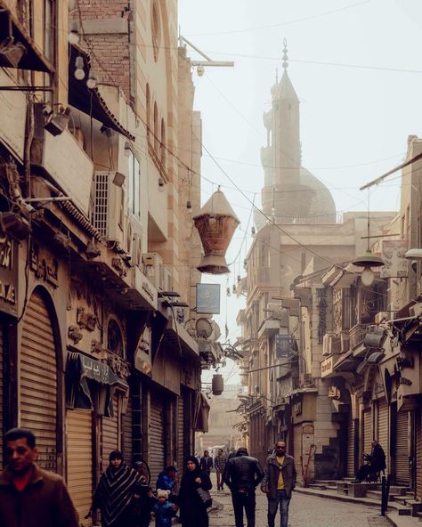 Lose yourself in the vibrant streets of Cairo, where history and modernity collide. This city of contrasts invites exploration with its ancient wonders such as the towering pyramids and mysterious Sphinx, while the bustling souks and nightlife offer a glimpse into contemporary Egypt. 📷 @alixelay 📍Cairo, Egypt #VirtuosoTravel #SoVirtuoso Cairo Streets, Egypt Aesthetic, Modern Egypt, Cairo Egypt, Ancient Egypt Art, Egypt Art, Cairo, Ancient Egypt, Night Life