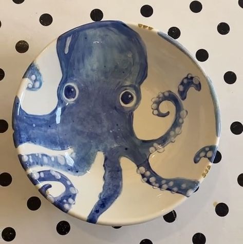 Pottery Octopus, Octopus Pottery, Blue And White Aesthetic, Indie Playlist, Indie Songs, Diy Keramik, Ceramic Cafe, Diy Pottery Painting, Color Me Mine