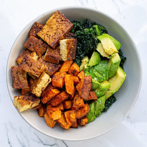 Tofu Sweet Potato, Sweet Potato Tofu, Potato Spinach, Nourish Bowl, Sweet Potato Bowls, Easy Healthy Lunch Recipes, Easy Vegan Lunch, Tofu Salad, Sweet Potato Spinach