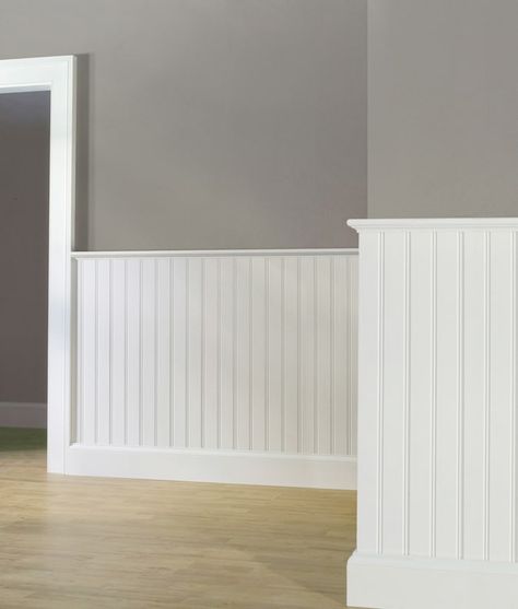 Wainscoting in room - WindsorONE Lambriseringen Gang, Batten Board, Wainscoting Hallway, Wainscoting Stairs, Wainscoting Kitchen, Wainscoting Ideas, Painted Wainscoting, Wainscoting Bedroom, Beadboard Wainscoting