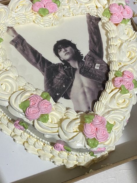 Jungkook Cake Ideas, Bd Cake, Bts Cake, Bts Birthdays, Cake Inspo, Creative Birthday Cakes, Dream Cake, Pretty Birthday Cakes, Cute Birthday Cakes