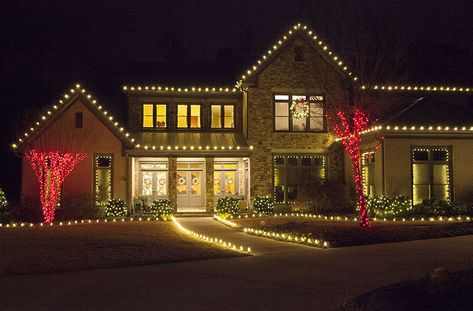 White LED roof lights Warm White Christmas Lights Outdoor, Christmas Roof Decorations, White Christmas Lights Outdoor, Roof Christmas Lights, Warm White Christmas Lights, Warm White Christmas, White And Red Christmas, Exterior Christmas Lights, Red Christmas Lights