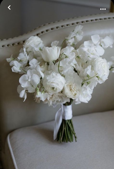 Dainty Wedding, Bridal Bouquet Flowers, All White Wedding, White Bridal Bouquet, Peony Wedding, White Wedding Bouquets, White Wedding Flowers, White Bouquet, Wedding Mood