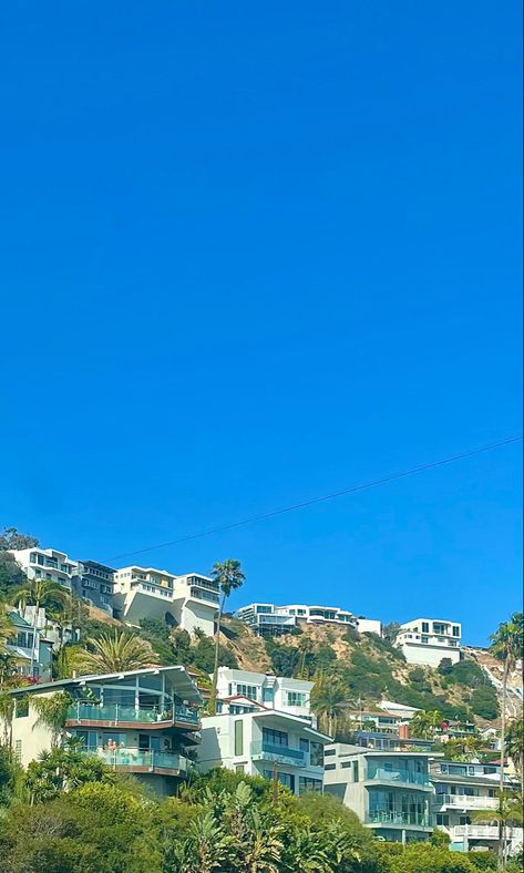 Malibu Houses, Malibu Aesthetics, Malibu Wallpaper, Malibu Aesthetic, Nature Green Aesthetic, Malibu Travel, Malibu Rising, California Aesthetic, Terrace Ideas