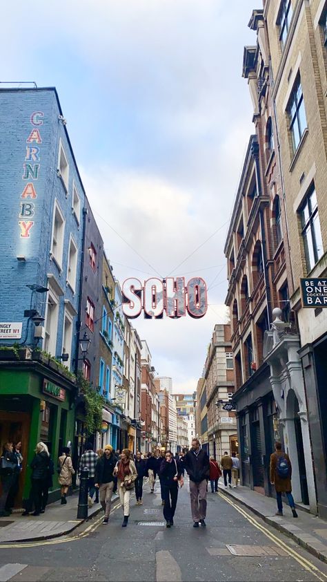 Carnaby Street London, London Vibes, Carnaby Street, London Aesthetic, London Summer, Soho London, Photographs Of People, Beating Heart, Visit London