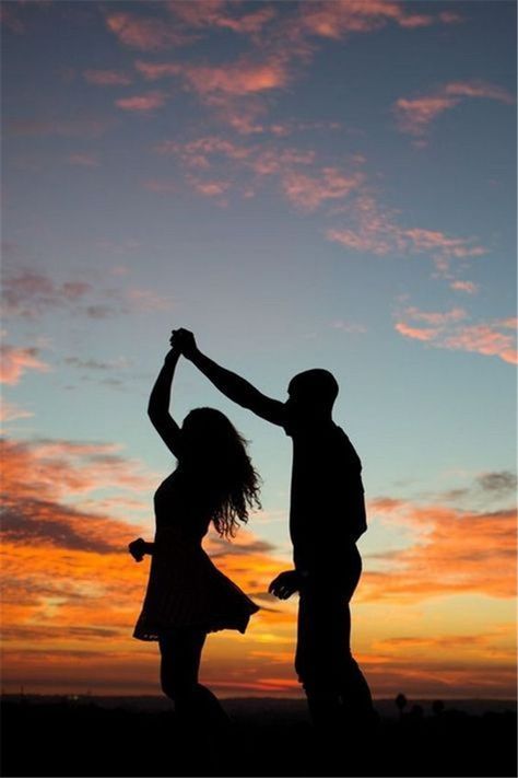 Image Couple, Couple Silhouette, Swing Dancing, Shotting Photo, Goals Pictures, Foto Poses, Couples Images, Cute Couples Photos, Relationship Goals Pictures