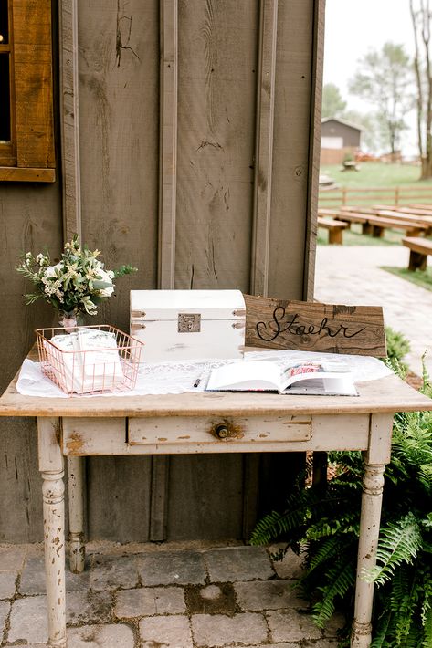 Guest Book Area Wedding, Entry Table Wedding Decor, Boho Gift Table Ideas, Guest Book And Gift Table Wedding, Card Box And Guest Book Table, Wedding Entrance Table Ideas, Wedding Guest Book Table Rustic, Card Table Ideas, Guest Table