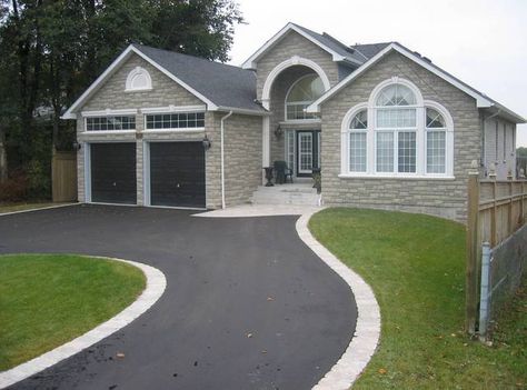 Different types of driveway surfaces. – CCD Engineering Ltd Semi Circle Driveway Landscaping, Curved Driveway, Blacktop Driveway, Driveway Border, Front Driveway, Driveway Edging, Circle Driveway, Driveway Entrance Landscaping, Outdoors Ideas