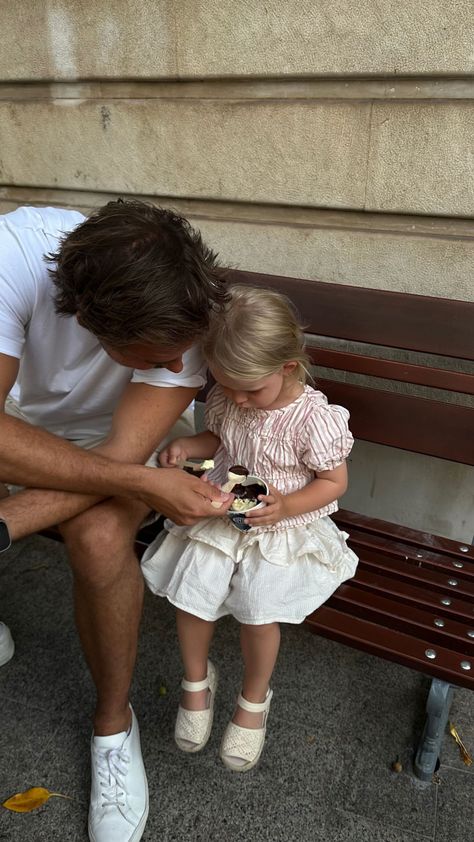 Couple With Kids Aesthetic, Family In Italy, I Can See The Future, Wealthy Family Aesthetic, Future Mom Aesthetic, Future Dreams Goals, Little Family Aesthetic, Future Life Goals Aesthetic, Family Goals Future