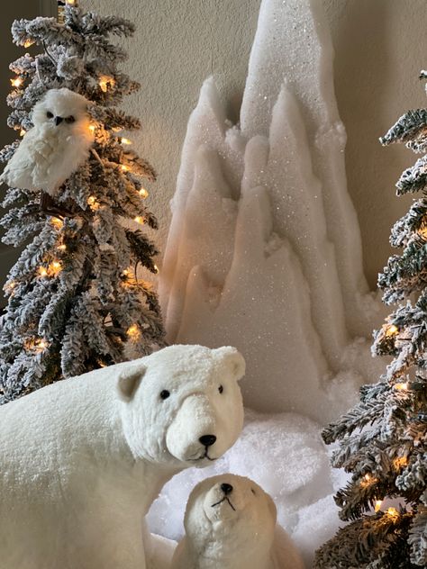 Winter Wonderland Holiday Decor, Diy Polar Bear Decorations, Polar Bear Diy Decoration, Christmas Forest Wonderland, Polar Bear Decorations Winter Wonderland, White Polar Bear Christmas Tree, Polar Bear Christmas Decor, Polar Bear Xmas Tree, Winter Wonderland Christmas Party