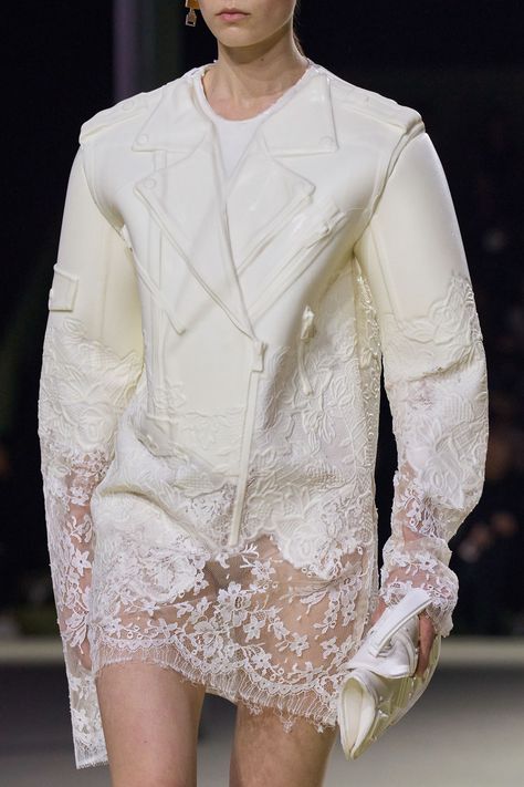 Runway Details, Fall 2022, Photoshoot Outfits, Fashion Details, Runway Fashion, Fashion Inspo Outfits, Fashion Illustration, Fashion News, High Fashion