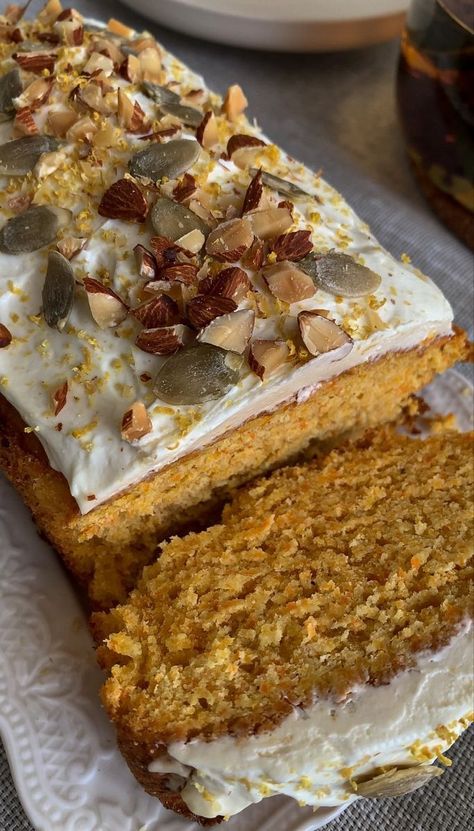 Carrot Cake Homemade, Homemade Desserts Aesthetic, Aesthetic Homemade Cake, Cake Homemade Aesthetic, Aesthetic Carrot Cake, Homemade Cake Aesthetic, Carrot Cake Aesthetic, November Cake, Teatime Aesthetic