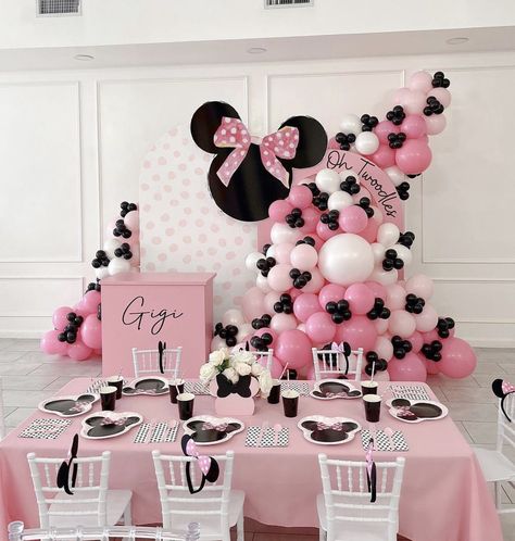 Minnie Mouse Birthday Balloon Ideas, Minnie Balloon Garland, Minnie Toodles Birthday, Minnie Mouse Birthday Party Ideas 2nd Decorations, Mini Mouse Birthday Decoration, Minnie Mouse Balloon Garland, Oh Twoodles Girl Birthday, Minnie Mouse Birthday Party Ideas 3rd, Minnie 2nd Birthday