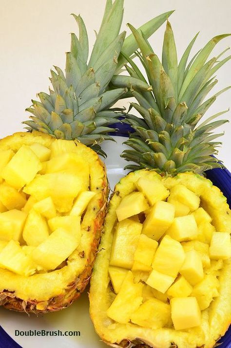 Tropisk Fest, Pineapple Birthday Party, Tropical Birthday Party, Pineapple Birthday, Decorações Com Comidas, Hawaiian Birthday Party, Luau Birthday Party, Hawaiian Birthday, Pineapple Parties