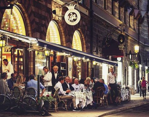 8 iconic restaurants in Stockholm Scandinavia Trip, Stockholm Restaurant, Stockholm Old Town, Bagel Cafe, Swedish Cuisine, Swedish Food, Visit Stockholm, Secret Bar, Travel Iceland