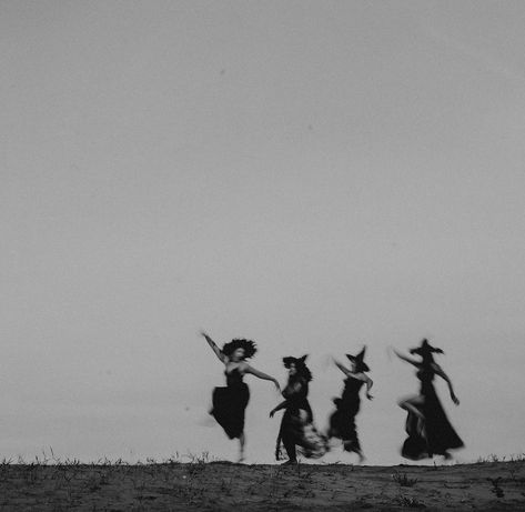 Four Women, Nag Champa, Southern Gothic, Halloween Photoshoot, Twitter Headers, Season Of The Witch, Witch Aesthetic, Practical Magic, Witchy Woman