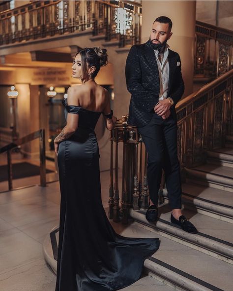 Classy Photoshoot Ideas Couple, Black Tie Anniversary Photos, Royalty Engagement Photos, Exclusive Couple Pictures, Couple Poses Fancy, Old Money Couples Photos, Mob Couple Aesthetic, Couple Elegant Photoshoot, Vogue Style Engagement Photos