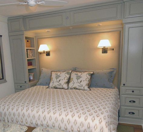 Bedroom Built Ins, Gold Bedroom, Bedroom Master, Luxury Bedroom Master, Trendy Bedroom, Tiny Bedroom, Rich Green, Remodel Bedroom, Master Bedrooms Decor