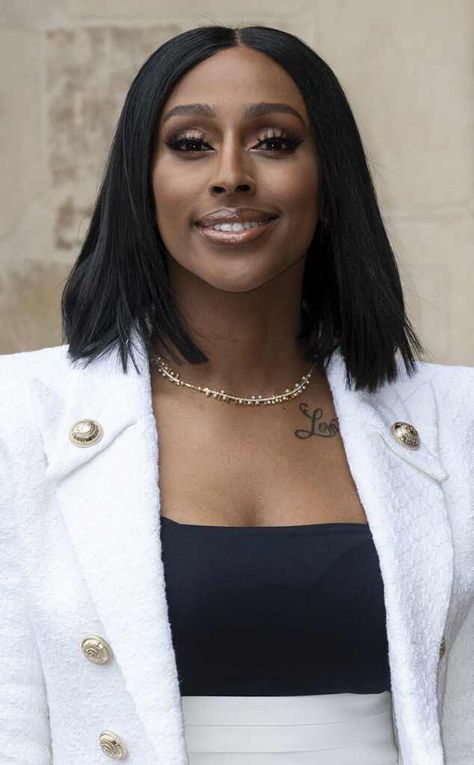 X-Factor's Alexandra Burke Recalls Being Told to "Bleach" Her Skin Alexandra Burke, Female Celebrity Crush, Harry Potter Luna Lovegood, The Music Industry, X Factor, Music Industry, Instagram Video, Celebrities Female, Beyonce