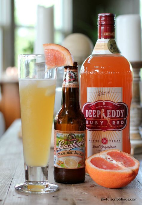 Grapefruit Shandy- an easy summer cocktail. I'm also sharing several cocktails to inspire the mixologist in you. Grapefruit Vodka, Easy Summer Cocktails, Box Challenge, Refreshing Summer Cocktails, Vodka Recipes, Happy Hour Cocktails, Banana Milkshake, Watermelon Lemonade, Gin Fizz