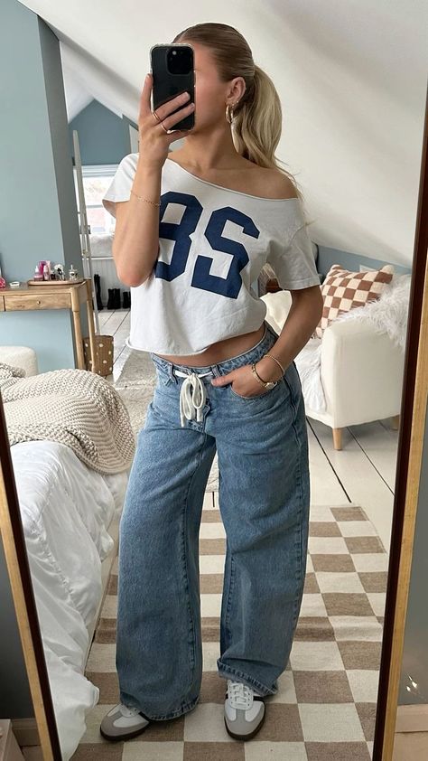 outfit Comfy Glasses Outfit, Cheap Aesthetic Outfits, College Girl Outfits Summer, 80s Fits Aesthetic, Darty Szn Outfits College Summer, Outfit Inspo With Brand Names, Teen Girl Aesthetic Outfits, Styling Campus 00s, Cute Tops Outfits