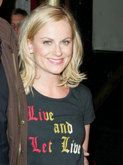 Amy Poehler Hair, Devon Bostick, Random People, Amy Poehler, Parks N Rec, Favorite Hairstyles, Happy Days, Snl, Smash Cake