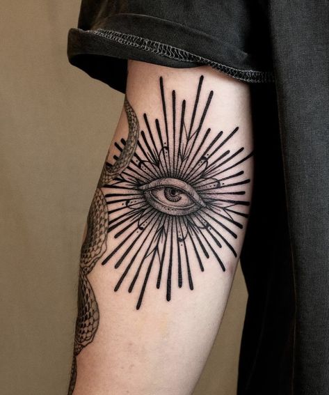 Seeing Eye Tattoo, Third Eye Tattoos, Tato Flash, All Seeing Eye Tattoo, Tattoos Inspo, Muster Tattoos, Elbow Tattoos, Geniale Tattoos, Drawing Tattoo