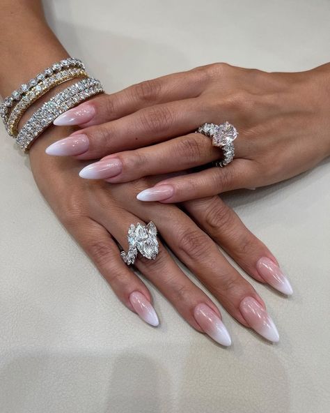 Manicured Nails, Big Wedding Rings, Flawless Diamond, Expensive Jewelry Luxury, Dope Jewelry, Dream Engagement, Dream Engagement Rings, Classy Jewelry, Expensive Jewelry