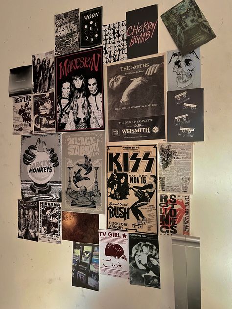 Band Posters On Wall Bedroom, Rock And Roll Room, Casa Rock, Rock Bedroom, Room Decor Luxury, Punk Room, Dorm Room Decor Ideas, Grunge Bedroom, Rock Room