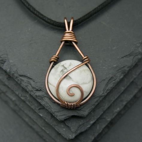 Copper Wire Art, Wire Wrapped Stone Jewelry, Wire Jewelery, Spiral Pendant, Wire Wrap Jewelry Designs, Wire Wrapped Jewelry Diy, Wire Jewelry Making, Simple Pendant, Wire Wrapped Jewelry Tutorials