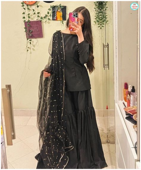 Black Shadi Dress, Desi Black Dress, Dresses For Farewell Party In College, Farewell Looks, Eid Dress Ideas, Eid Outfit Ideas, Farewell Dresses, Simple Dress Casual, Trendy Outfits Indian