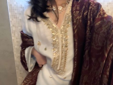 Desi Dress, Casual Indian Fashion, Desi Fashion Casual, Wedding Traditions, Pakistani Fancy Dresses, Mode Abaya, Salwar Kamiz, Indian Dresses Traditional, Desi Clothes