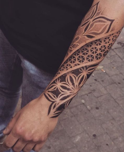 Wrap Around Mandala Tattoo, Flower Of Life Arm Tattoo, Sacred Geometry Arm Sleeve, Mandala Tattoo Butterfly, Patchwork Tattoo Forearm, Geometric Sleeve Tattoo Women, Armband Tattoo For Women Unique, Geometric Forearm Tattoo, Thigh Tattoo Women