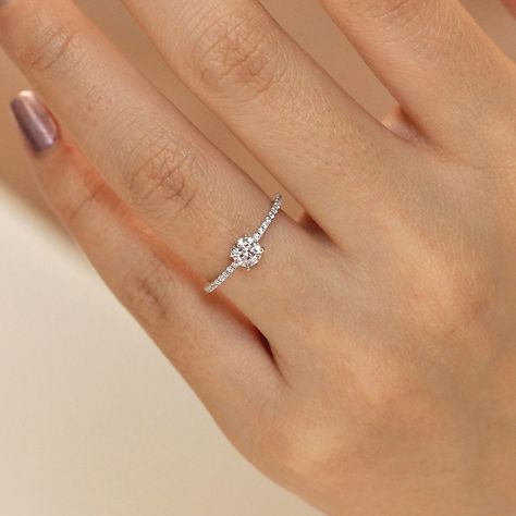 Everyday Jewelry Silver, Solitaire Diamond Ring, Circle Ring, Diamond Simulant, Silver Wedding Rings, Solitaire Diamond, Ring Dainty, Diamond Solitaire Rings, Cz Diamond