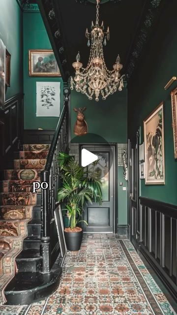 Green Walls Ceiling, Dark Green Decoration, Black Floor Green Walls, Moody Green Hallway, Emerald Green Hallway, Dark Green Wall Panelling, Green Walls Black Trim, Dark Green Walls Living Room, Dark Green Panelling