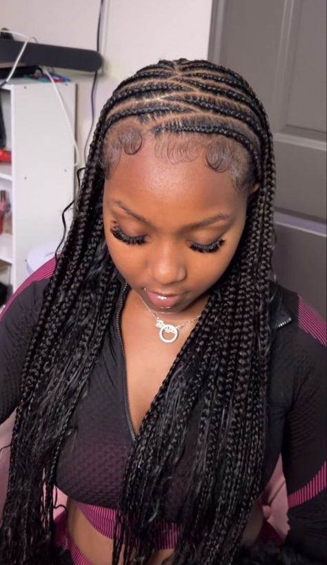 Whether you’re looking for a new way to style your own hair or seeking inspiration for a client, explore the top cornrow braid hairstyles. From classic styles to modern takes on the trend, there’s something for everyone. Twisted Hair, Quick Natural Hair Styles, Box Braids Hairstyles For Black Women, Cute Braided Hairstyles, Braided Cornrow Hairstyles, Cute Box Braids Hairstyles, Quick Braided Hairstyles, Braided Hairstyles For Teens, Protective Hairstyles Braids