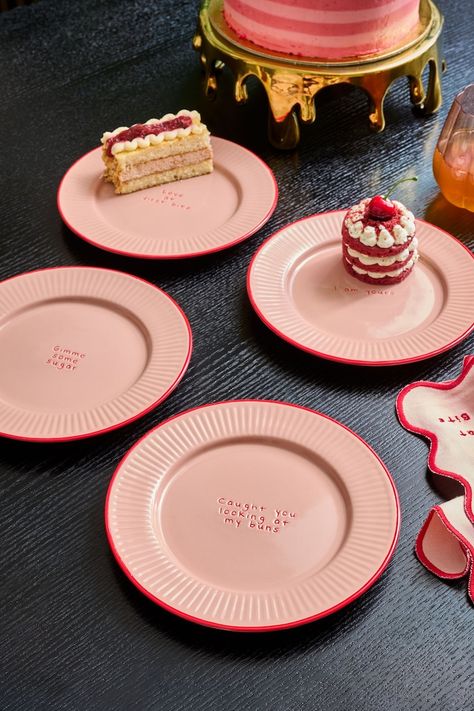 Ceramic Dining Set, Red And Pink Table Setting, Tableware Aesthetic, Pink Tableware, Colourful Plates, Plates Aesthetic, Cute Plates, Pink Plate, Flat Decor