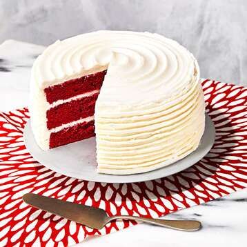 Red Velvet Cake with White Chocolate-Cream Cheese Frosting Southern Living Red Velvet Cake, Southern Living Red Velvet Cake Recipe, White Chocolate Cream Cheese Frosting, White Chocolate Cream, Old Fashioned Bread Pudding, Boxed Cake Mixes Recipes, Southern Cake, Chocolate Cream Cheese Frosting, Fudge Recipes Chocolate