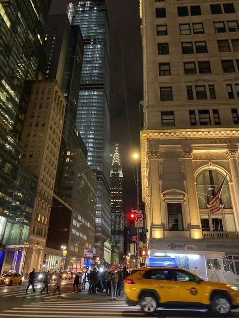 Pictures In Nyc, Places To Take Pictures, Nyc Lifestyle, Nyc Baby, Flatiron Building, Empire State Of Mind, Nyc Girl, Nyc Aesthetic, Nyc Life