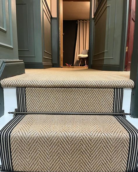 This herringbone easy care sisal looks great with our tape Roach B. Expertly fitted by @campbellcarpets It’s all in the prep.. This product requires full stick, so plying of landing and stairs is necessary to ensure a perfect finish. #carpetedging #carpetbinding #carpetwhipping #stairrunner #stairrunners #herringbonecarpet #carpet #manmadecarpet #stairs #flooring #floorlayer Carpet Wrapped Open Stairs, Stair Runner Wood Stairs, Stair Runner And Landing Carpet, Sisal Carpet Bedroom, Oak Stairs With Carpet Runner, Carpet Runner On Stairs With Landing, Stairs With Carpet Runner, Sisal Herringbone Carpet, Stairs Carpet Runner