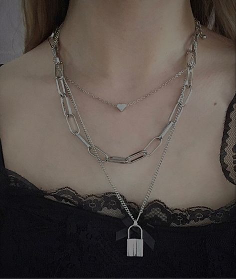 #fashion #aesthetic #darkacademia #tiktok #necklace #jewlery #inspo #necklacesjewelry #shein #grunge #ideas #necklaceoftheday #jewelry Grunge Necklace With Adjustable Chain For Streetwear, Grunge Chains Necklace, Grunge Academia, Grunge Y2k Necklaces, Chaotic Academia Aesthetic, Necklace Stack Grunge, Chain Necklace Women Grunge, Preppy Grunge, Grunge Fits