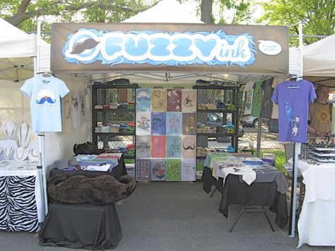 Craft Booth Display Ideas | booth to share with market managers and juries below are some booth ... Vendor Booth Display Ideas, Clothing Booth Display, Booth Display Ideas, Craft Booth Design, Booth Lighting, Outdoor Marketing, Vendor Booth Display, T-shirt Display, Craft Show Booths