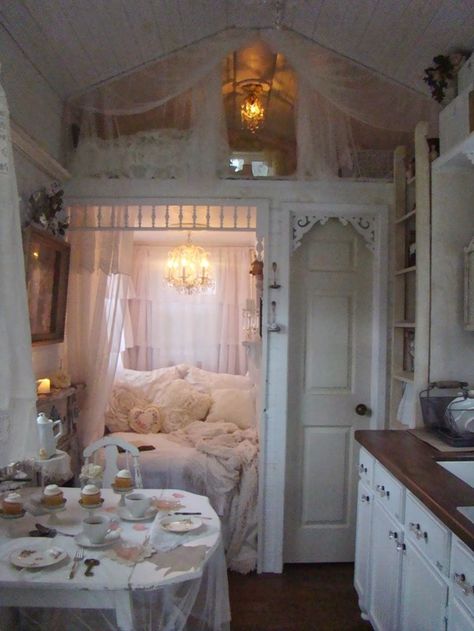 cutest cottage Shabby Chic Interior Design, Cottage Shabby Chic, Smart Tiles, Shabby Chic Living, Romantic Shabby Chic, Shabby Chic Living Room, Shabby Chic Interiors, Shabby Chic Bathroom, Shabby Chic Bedroom