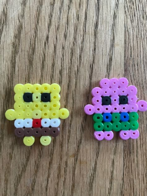 Easy Melting Beads Ideas, Peeler Bead Ideas Mini, Piglet Perler Beads, Pelar Beads Ideas, Perler Beads Small Cute, Preppy Peeler Bead Ideas, Perler Bead Mini Patterns, Bad Bunny Perler Beads, Cute Bead Art