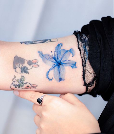 Blue Flower Tattoos, Blue Ink Tattoos, Blue Tattoo, Lily Tattoo, Elegant Tattoos, Dope Tattoos, Simplistic Tattoos, Piercing Tattoo, Creative Tattoos