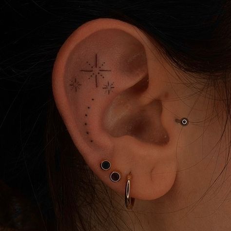 Stars And Dots Tattoo, Cartilage Tattoo, Colorful Mandala Tattoo, Dots Tattoo, Inner Ear Tattoo, Sparkle Tattoo, Inspo Tattoo, Saturn Tattoo, Shell Tattoos