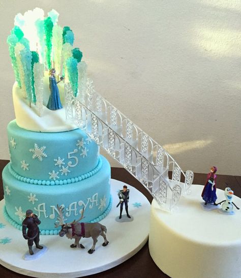 Palace Cake, Ice Castle Cake, Frozen Castle Cake, Frozen Birthday Party Cake, Pastel Frozen, Frozen Themed Birthday Cake, Castle Birthday Cakes, Frozen Castle, Frozen Theme Cake